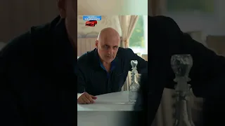 ЧИНОВНИК ОКАЗАЛСЯ ХУЖЕ БАНДИТА🙄 #сериал #криминал #кино #shorts