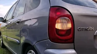 Repair of rear lamp mounting in Citroën Xsara Picasso.