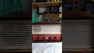 Rádio Montreal Cara de índio restaurado a parte eletrônica, agora vamos para madeira.