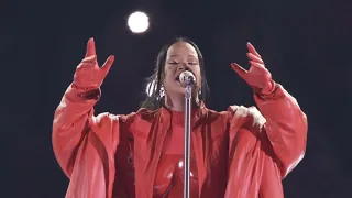 Rihanna - Diamonds (Super Bowl 2023)