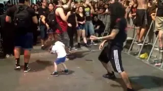 Pompeu (Korzus) e seu filho no show do John Wayne