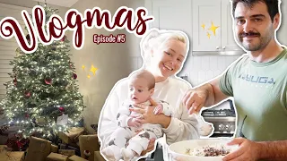 Christmas ice cream pudding, wrapping gifts & preparing for Christmas! Vlogmas Episode 5 🎄✨