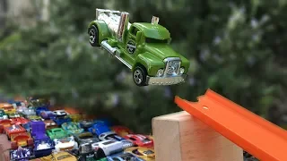 Jump over 100 Hot Wheels Cars