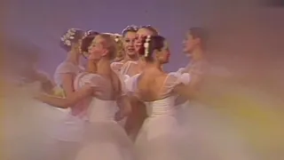 Русский вальс "Берёзка" исполняет Ансамбль "Берёзка" Beriozka Russian waltz Ensemble Beriozka Superb