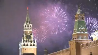 Moscow welcomes in the new year with fireworks over Red Square