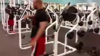 Terror en el gym casy lo mata