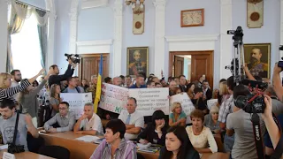 ПН TV: фракция "Оппозиционного блока" покинула сессию Николаевского горсовета