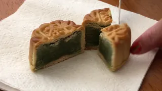 Trying Mooncakes!