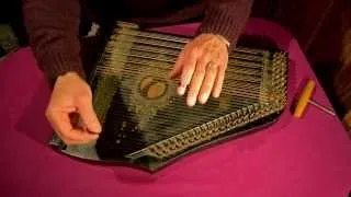 "Ma Liberté" played on a 6-chord zither