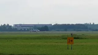 Лётчик СУ-27 "помахал" крыльями. Аэродром Пушкин. 21.06.2016.