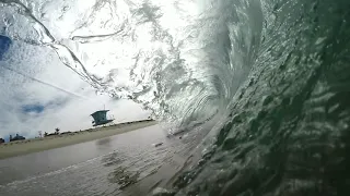 Crazy shorebreak! GoPro Barrels for breakfast