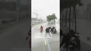 136.8 KM/H Typhoon hits China