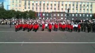 Парад победы 2012 г. Орел ( выступление юных армейцев)