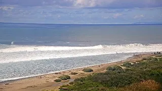 Disaster: Surfers arrested, boat sunk after brave attempt to ride Lowers during COVID-19 ban!
