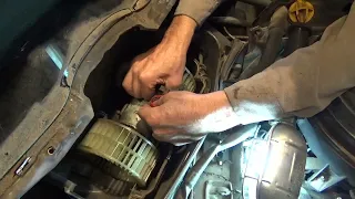 Mercedes-Benz W124 heater blower not working, Part 2 (resistor replacement)