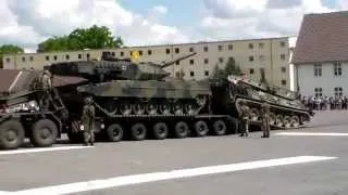 Verladung Leopard 2 mit Bergepanzer auf SLT 56