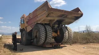 Transporting The Hitachi Euclid Dumper With MAN TGX 680 - Fasoulas Heavy Transports