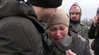 Полонені українці зустрілися з рідними: зворушливе відео