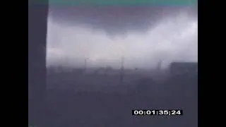 Insane scary tornado video