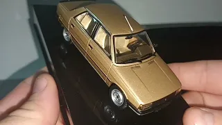 Diecast IXO 1/43 scale - Renault 9