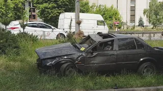 Жесткое ДТП в Киеве на Победы: БМВ улетел на 70 метров