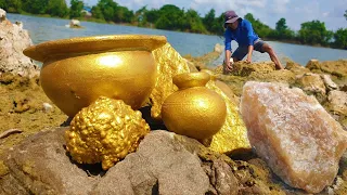 "Found" Gold Miner & Diamond While Scuba Diving Sunken Ship! (Explored for Treasure)