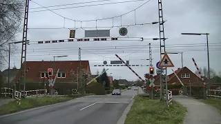 Spoorwegovergang Leer (D) // Railroad crossing // Bahnübergang