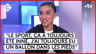 Sakina Karchaoui : la championne du foot français - C à Vous - 04/03/2024