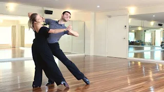 Right Lunge - Slow Waltz