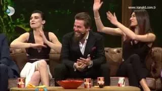 Beyaz Show - Diriliş Ertuğrul dizisinde oynayan oyuncuların başlarından geçen komik anılar