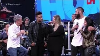 Marília Mendonça e Maraisa fazem surpresa para Henrique e Juliano no 'Altas Horas' 02/12/2017