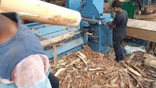 Hydraulic peeling machine