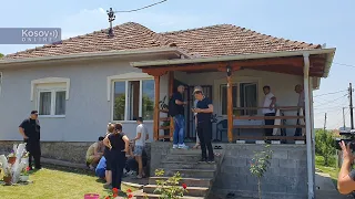Gračanica - Uznemireni meštani okupili se ispred kuće uhapšenog Srbina DM
