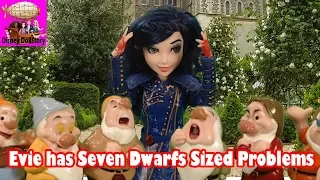 Evie Has Seven Dwarfs Sized Problems - Part 8 Descendants Friendship Series