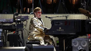 Fans react to Elton John's incredible Glastonbury performance