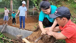 Disabled father and single daughter dig tubers to sell. The land owner came to help.