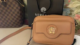 Проверяем сумку Versace .Checking for the original Versace bag