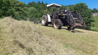 Ranghinatura fieno con Lamborghini e Deutz