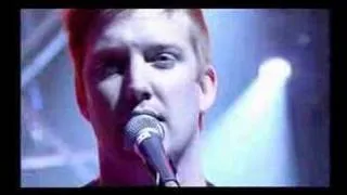 Queens of the stoneage - No One Knows live