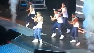 Justin Bieber singing Boyfriend in (Bologna, Italy) 23/03/13