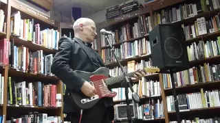 Wilko Johnson Demonstrates His Guitar Technique 9.7.12