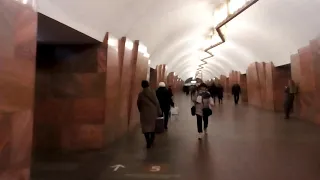 Москва 2372 станция метро Баррикадная весна день