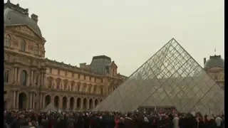 Pension reform strikes shut Louvre Museum in Paris