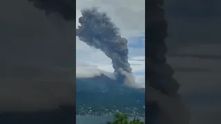 Look at this spiral - the eruption of Sakurajima volcano in Japan 🌋 #accidentnews #viral #shorts #ja