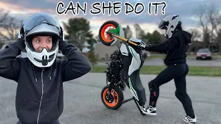 Girl Stunts Honda Grom! ( I gave her a challenge ) Team Level Up