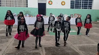 Celebración de las Almas, En Quitupan Jalisco. Bailé de los huesitos. Suscríbete comenta y comparte.