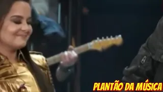 Fernando e Maiara cantando amor perfeito