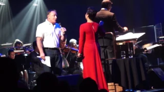 Lea Salonga's standing ovation performance of A Whole New World w/ Glenn Ritchie an audience member