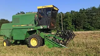 John Deere 1032