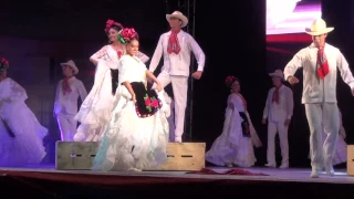 Ballet Folklorico de Amalia Hernandez La Bamba